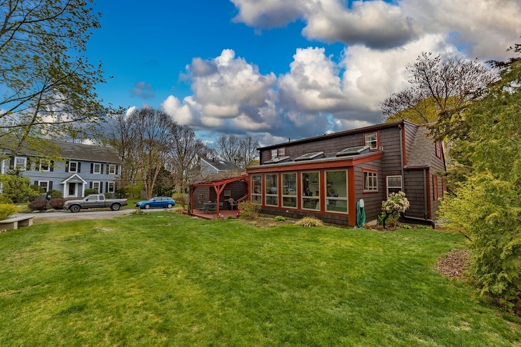 30 Willow Road Marblehead, MA 01945 - Photo 16 of 18