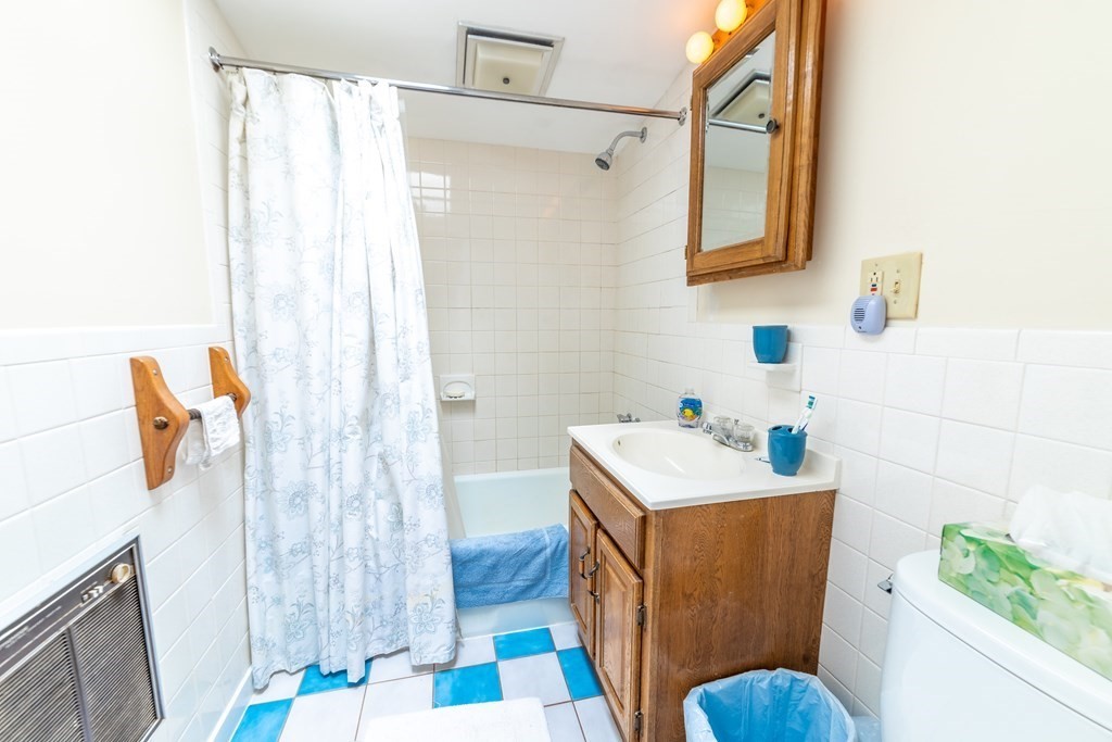 30 Willow Road Marblehead, MA 01945 - Photo 6 of 18