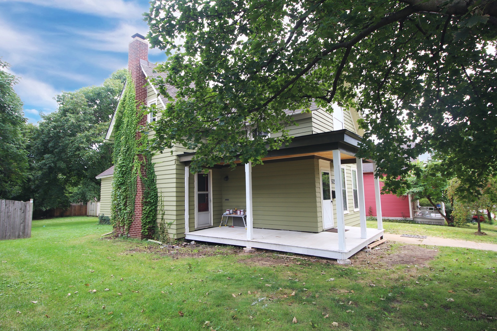 625 North Spring Street Elgin, IL 60120 - Photo 3 of 22