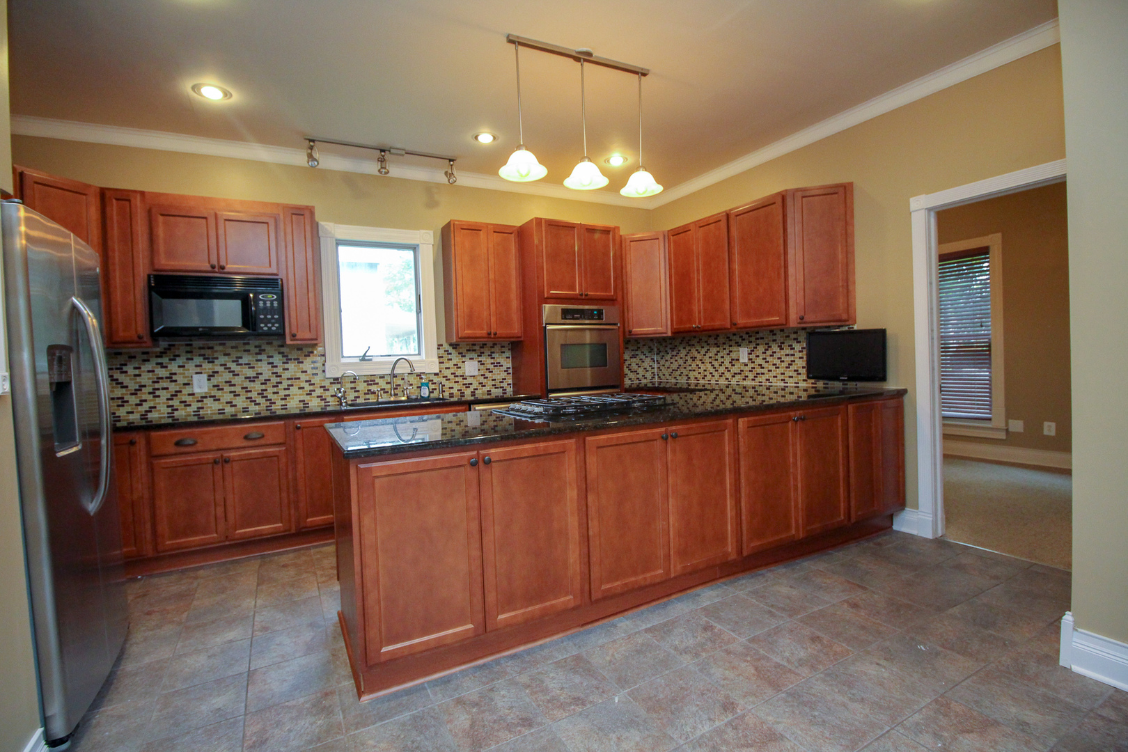 625 North Spring Street Elgin, IL 60120 - Photo 8 of 22