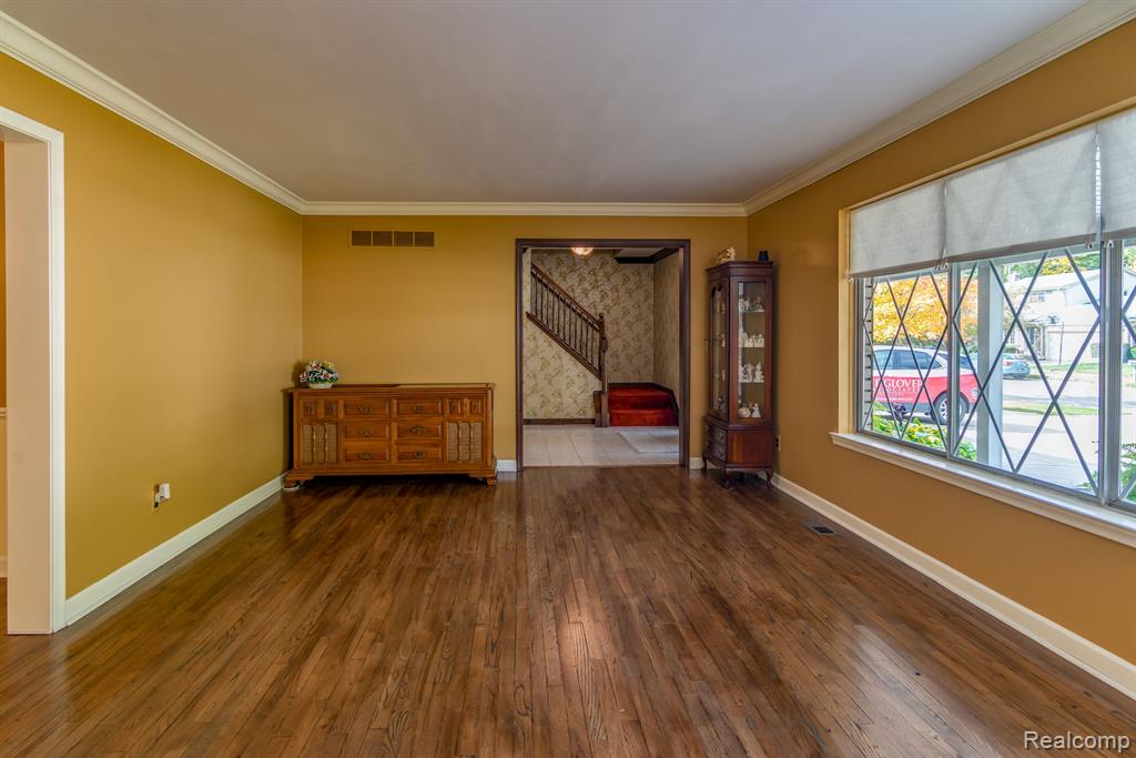 43133 Arlington Road Canton, MI 48187 - Photo 6 of 37