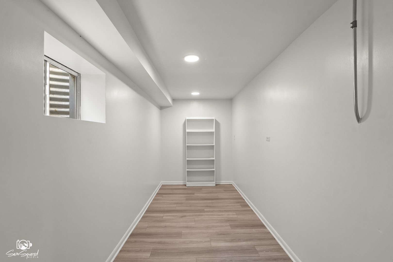 1431 Coral Bell Drive Joliet, IL 60435 - Photo 28 of 38 a view of a hallway with wooden floor and closet