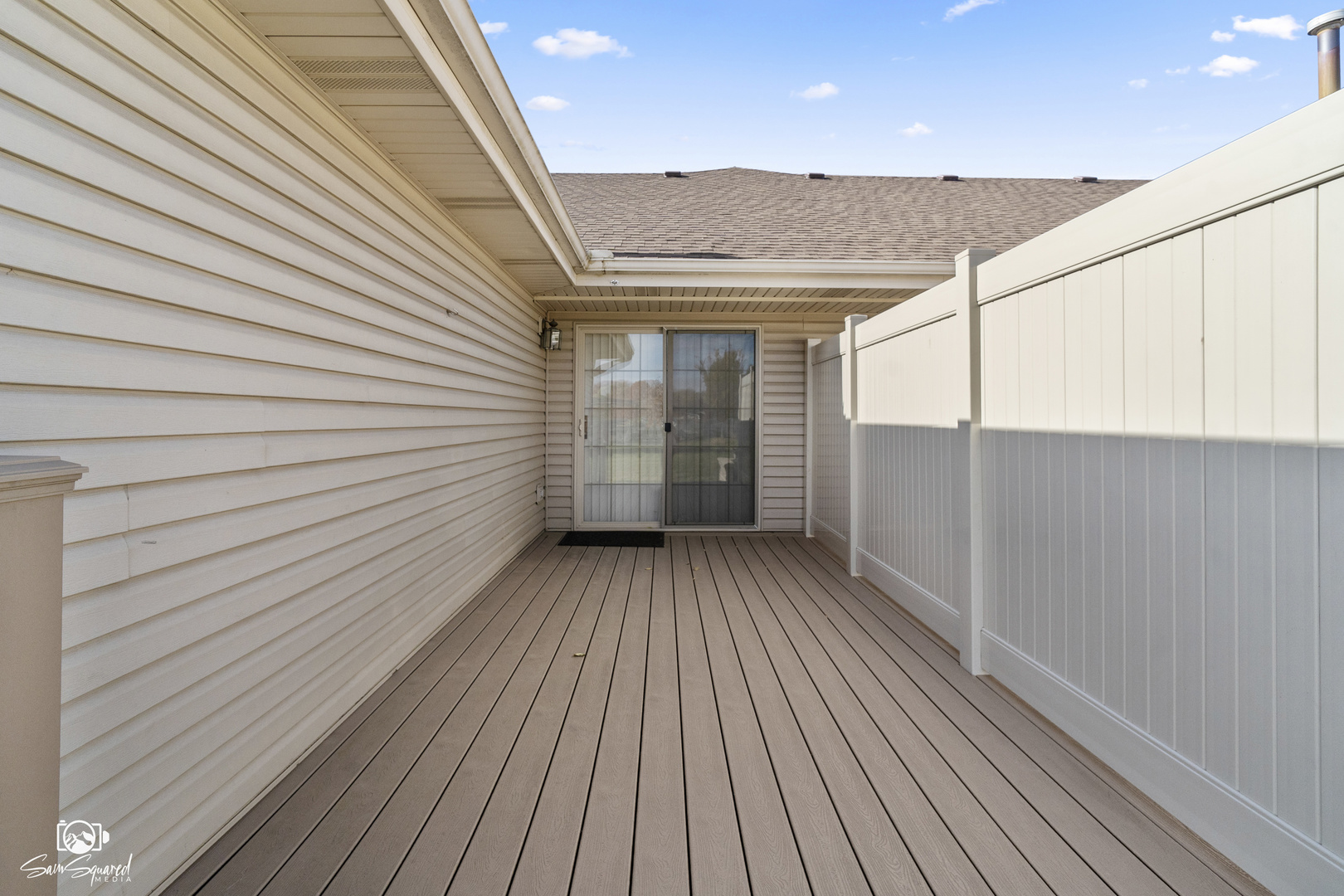 1431 Coral Bell Drive Joliet, IL 60435 - Photo 36 of 38 a view of a balcony with wooden floor