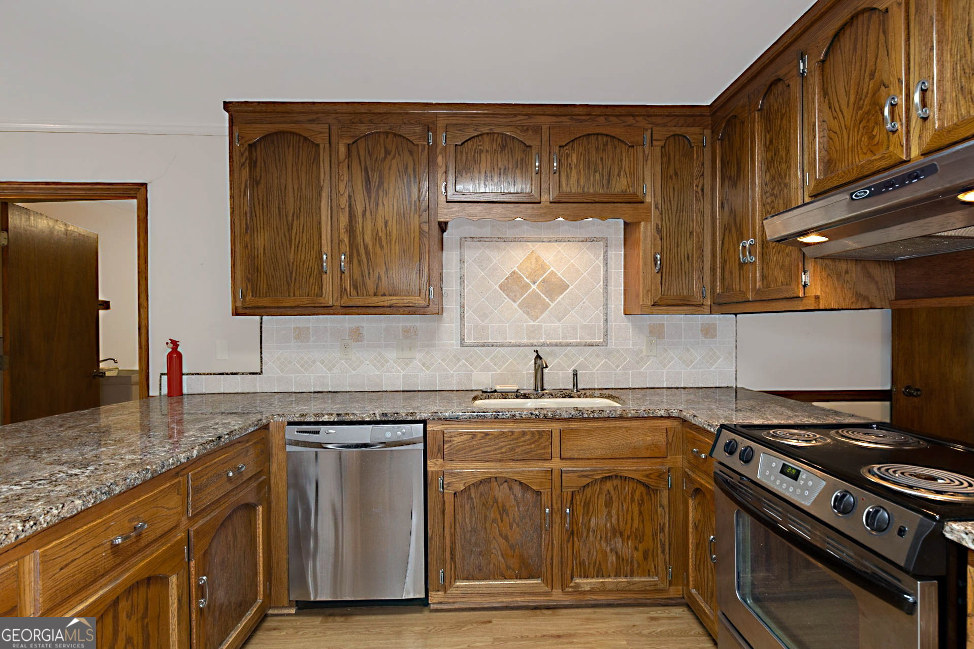 121 Oak Circle Pine Mountain, GA 31822 - Photo 15 of 33