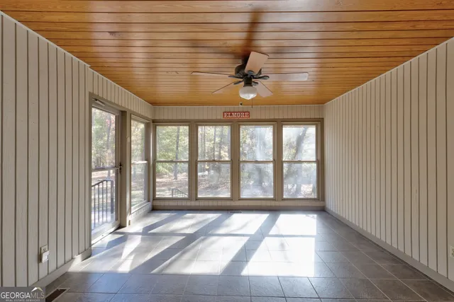 a view of an entryway