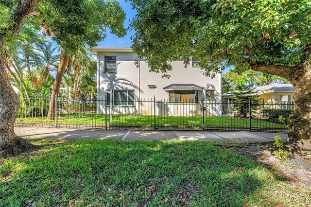 $1,395,000 | 611 2nd Street North, St. Petersburg, FL 33701