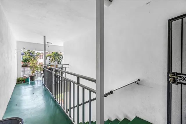 $1,395,000 | 611 2nd Street North, St. Petersburg, FL 33701