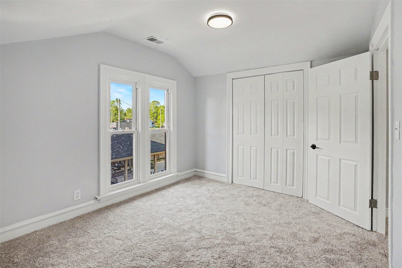 112 North Andrews Street Three Rivers, MI 49093 - Photo 13 of 19