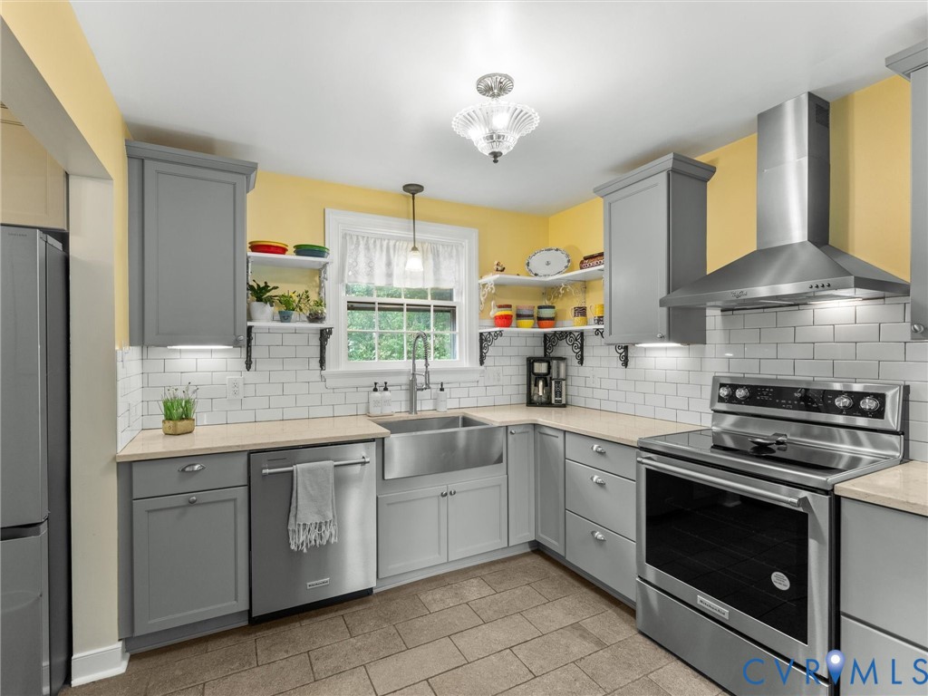 7505 Glebe Road Henrico, VA 23229 - Photo 17 of 42 Steel hood, open shelving, electric cooking