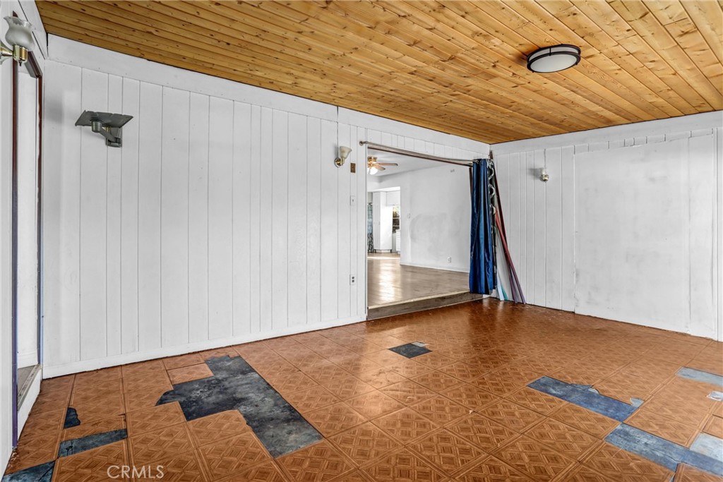 4539 Maine Avenue Baldwin Park, CA 91706 - Photo 25 of 48 Game room / Den