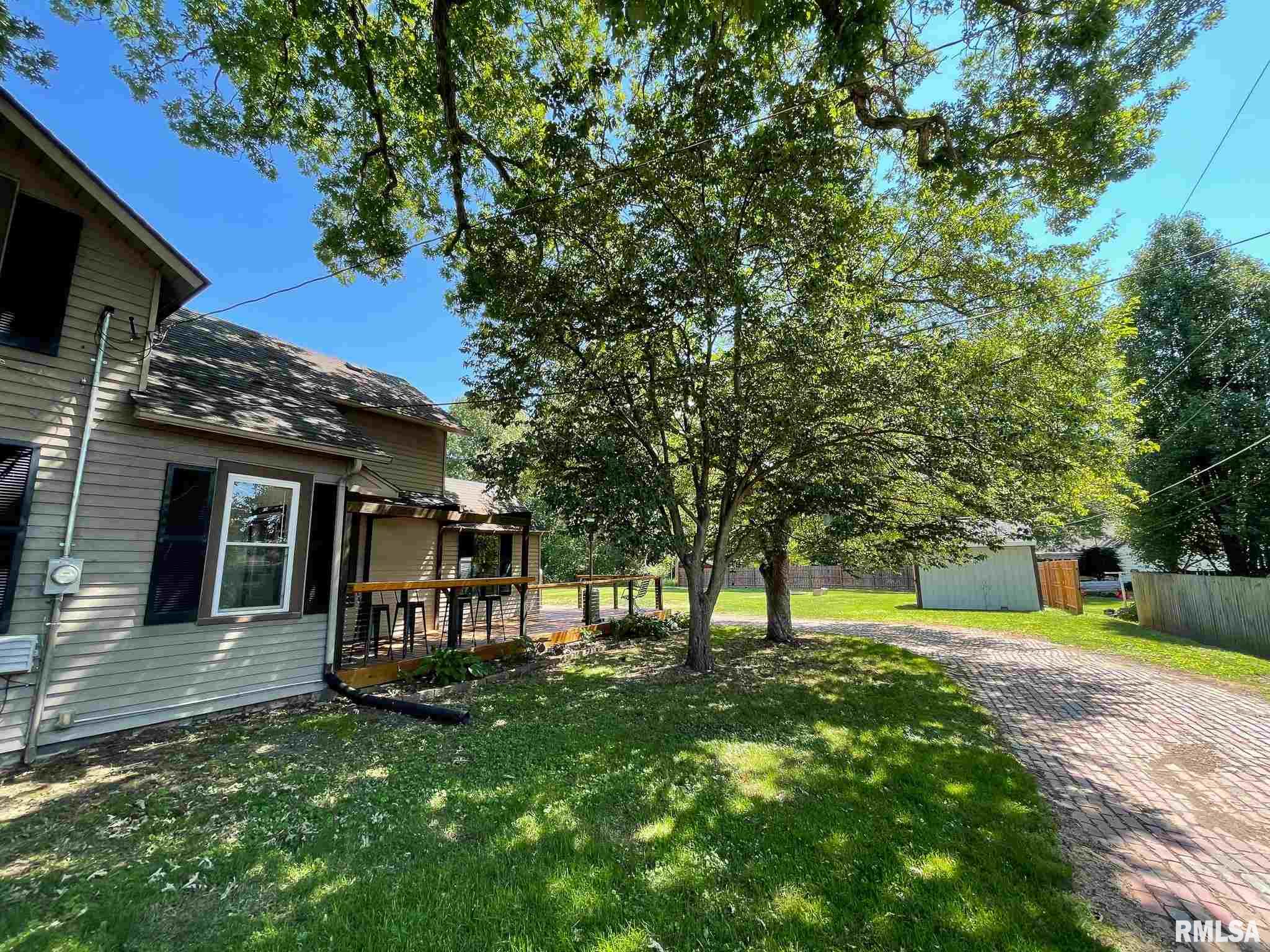 2124 7th Street Moline, IL 61265 - Photo 3 of 26 Gallery Image 3