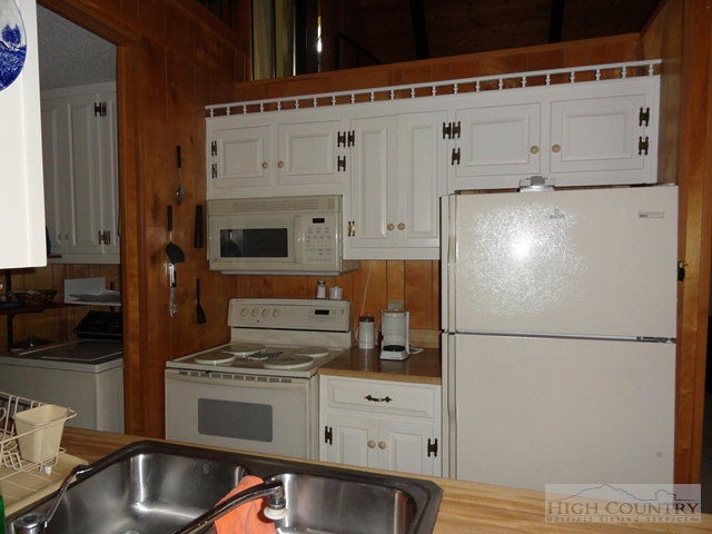 29 Pine Ridge Loop Newland, NC 28657 - Photo 5 of 10 Gallery Image 5