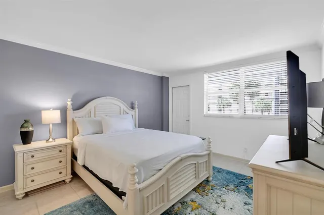 $5,000 | 1051 Hillsboro Mile, Unit 206E, Hillsboro Beach, FL 33062