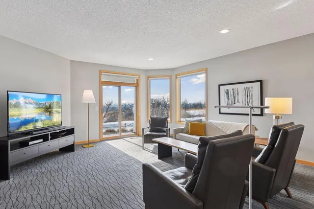 $925,000 | 10046 Indigo Drive, Eden Prairie, MN 55347