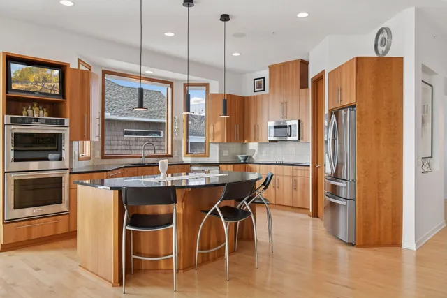 $925,000 | 10046 Indigo Drive, Eden Prairie, MN 55347