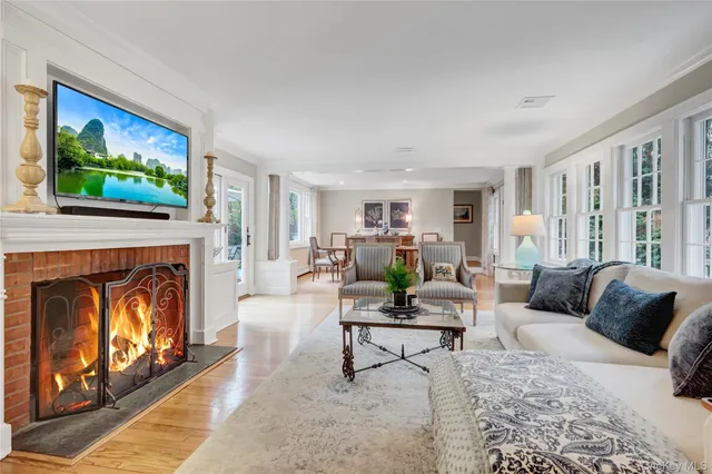 $975,000 | 14 Highwood Road, Setauket, NY 11733