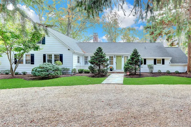 $975,000 | 14 Highwood Road, Setauket, NY 11733