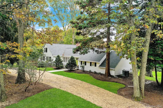 $975,000 | 14 Highwood Road, Setauket, NY 11733