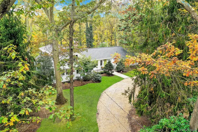 $975,000 | 14 Highwood Road, Setauket, NY 11733