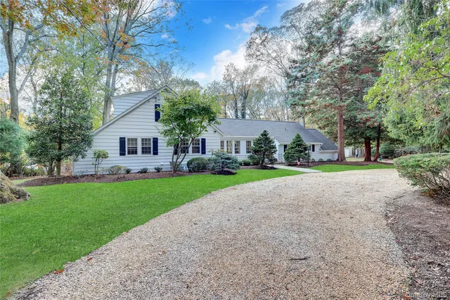 $975,000 | 14 Highwood Road, Setauket, NY 11733