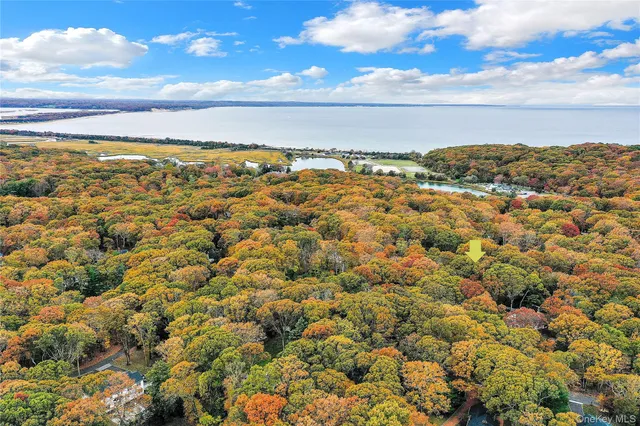 $975,000 | 14 Highwood Road, Setauket, NY 11733