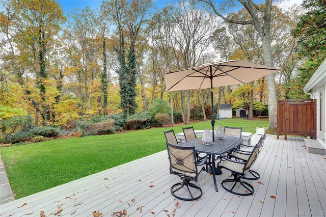 $975,000 | 14 Highwood Road, Setauket, NY 11733