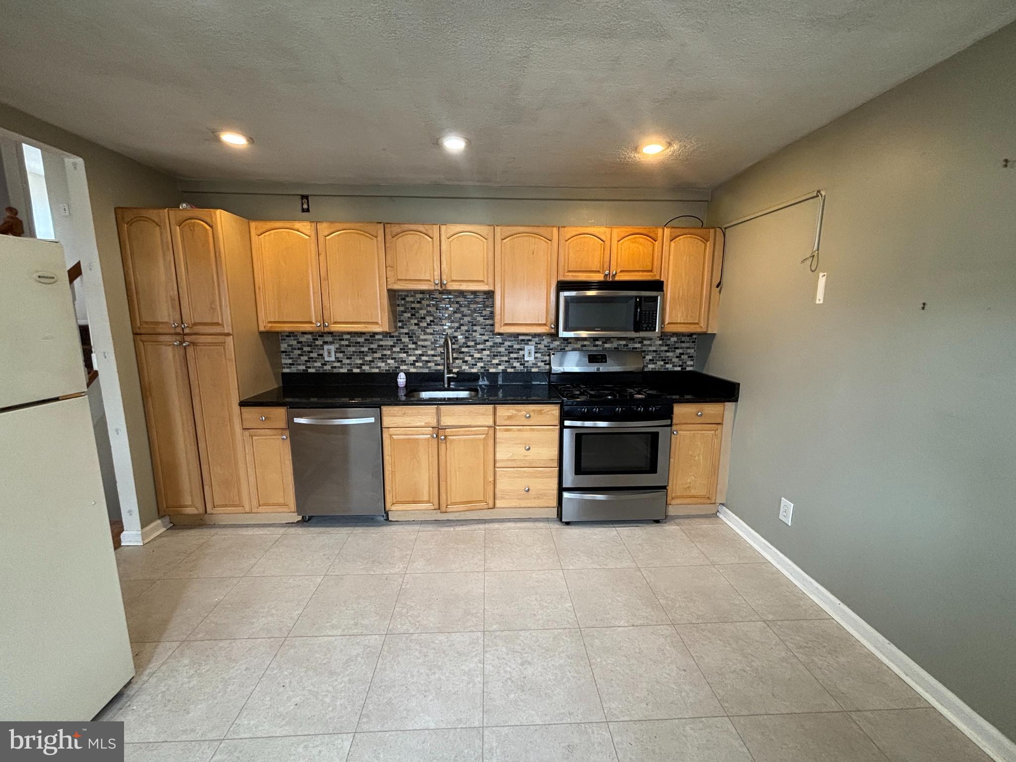 16 Falmouth Road Hamilton, NJ 08620 - Photo 2 of 18