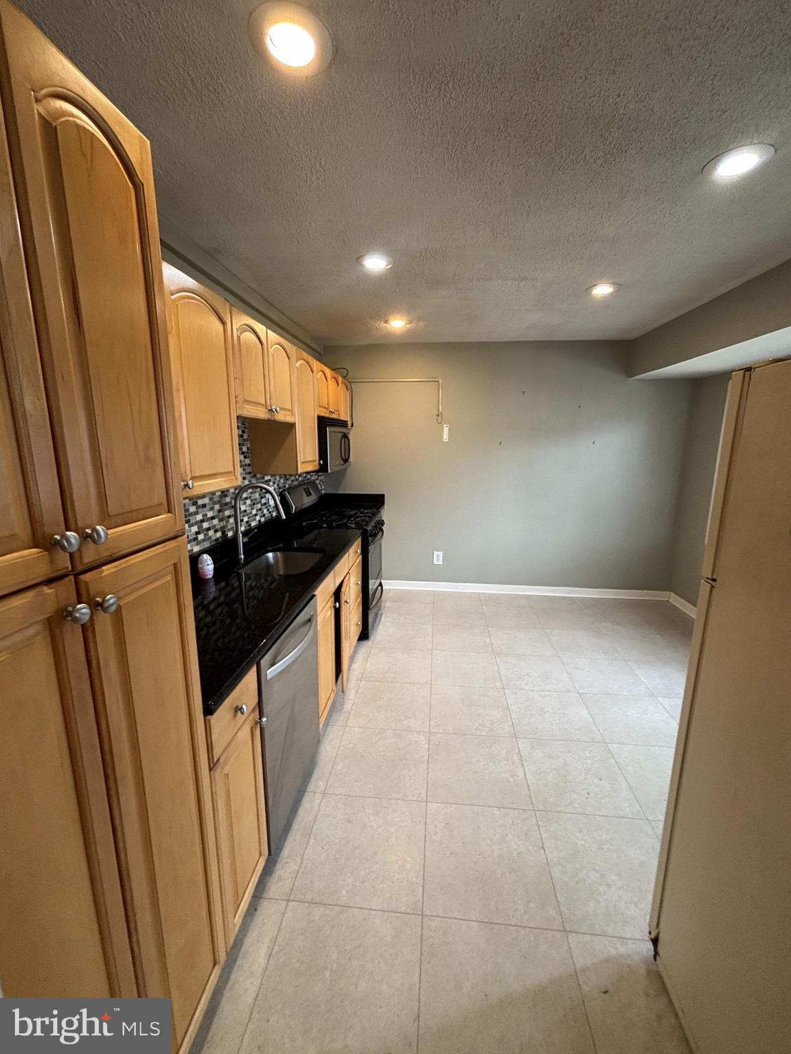 16 Falmouth Road Hamilton, NJ 08620 - Photo 3 of 18