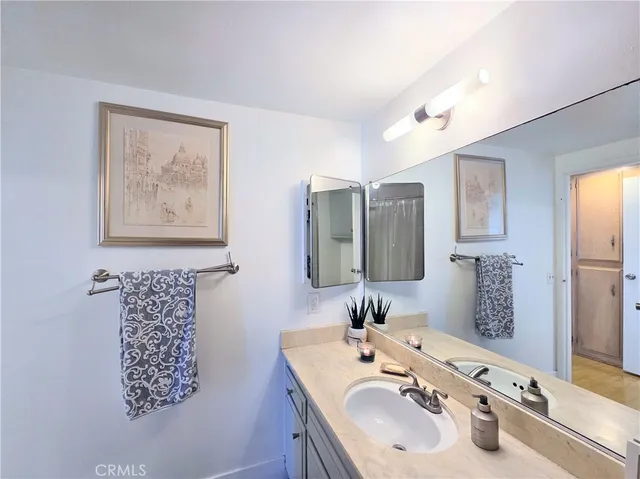 $2,795 | 375 Atlantic Avenue, Unit 502, Long Beach, CA 90802