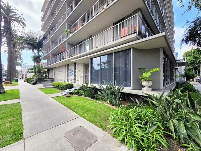 $2,795 | 375 Atlantic Avenue, Unit 502, Long Beach, CA 90802