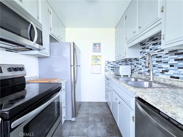 $2,795 | 375 Atlantic Avenue, Unit 502, Long Beach, CA 90802