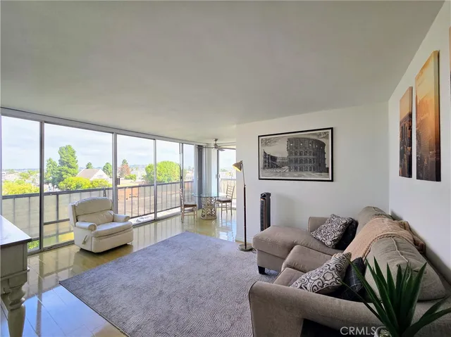 $2,795 | 375 Atlantic Avenue, Unit 502, Long Beach, CA 90802