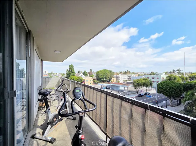 $2,795 | 375 Atlantic Avenue, Unit 502, Long Beach, CA 90802