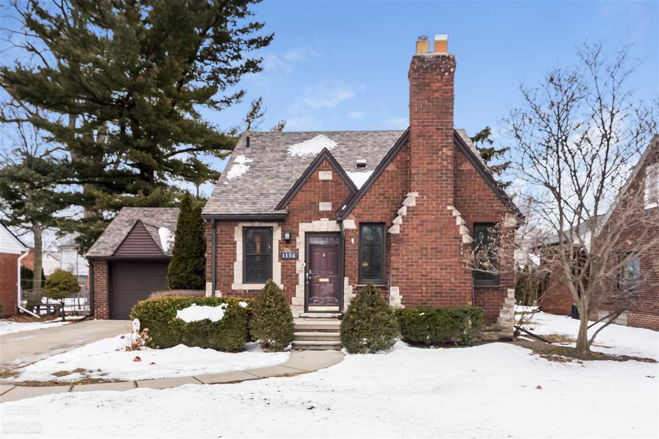 1136 Hawthorne Road Grosse Pointe Woods, MI 48236 - Photo 1 of 36