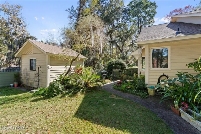 $530,000 | 31 Chesterfield Lake Drive, Beaufort, SC 29906