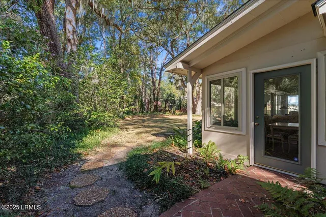 $530,000 | 31 Chesterfield Lake Drive, Beaufort, SC 29906