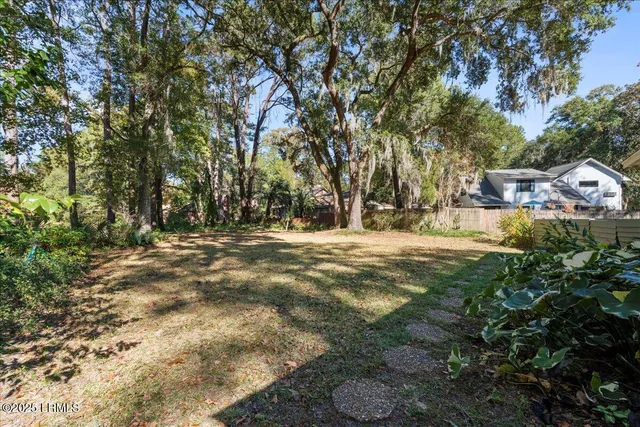 $530,000 | 31 Chesterfield Lake Drive, Beaufort, SC 29906