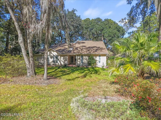 $530,000 | 31 Chesterfield Lake Drive, Beaufort, SC 29906