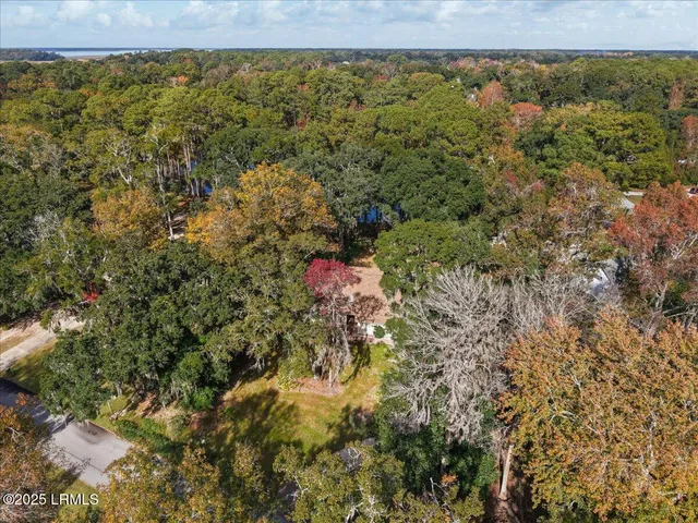 $530,000 | 31 Chesterfield Lake Drive, Beaufort, SC 29906