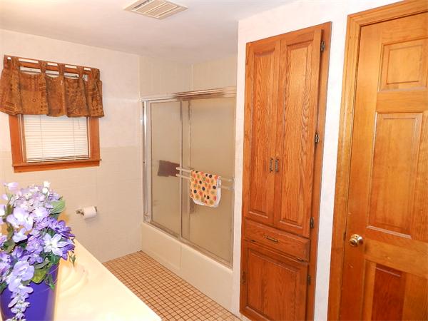17 Clough Street Springfield, MA 01118 - Photo 20 of 27