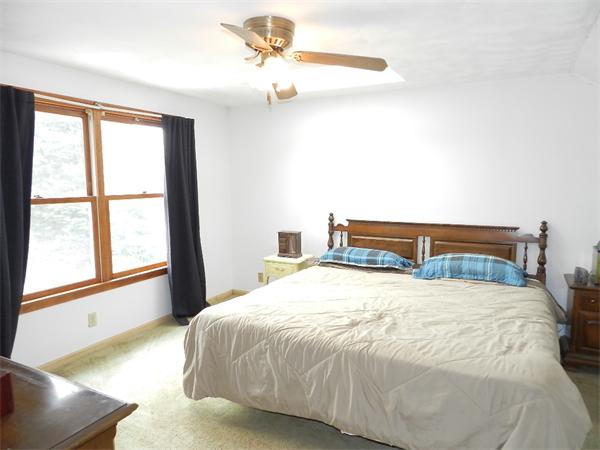 17 Clough Street Springfield, MA 01118 - Photo 8 of 27