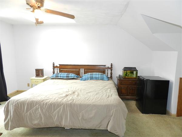 17 Clough Street Springfield, MA 01118 - Photo 9 of 27