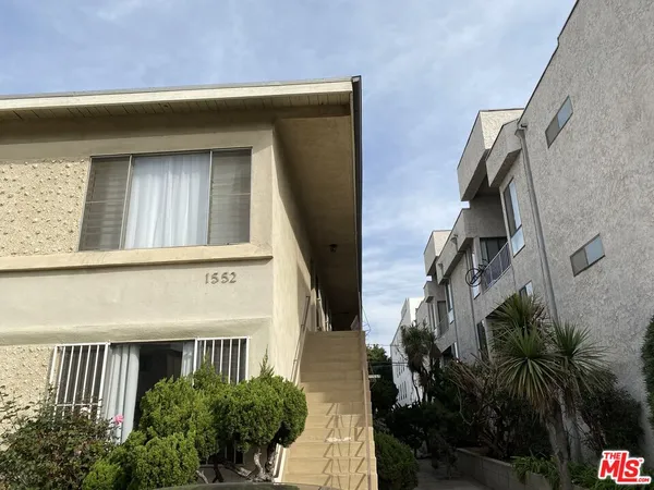 $1,295 | 1552 Brockton Avenue, Unit 4, Los Angeles, CA 90025