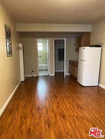 $1,295 | 1552 Brockton Avenue, Unit 4, Los Angeles, CA 90025