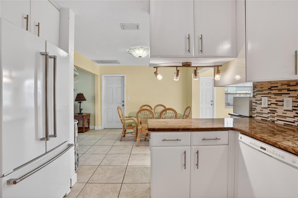 2962 8th Avenue Southwest Largo, FL 33770 - Photo 12 of 39