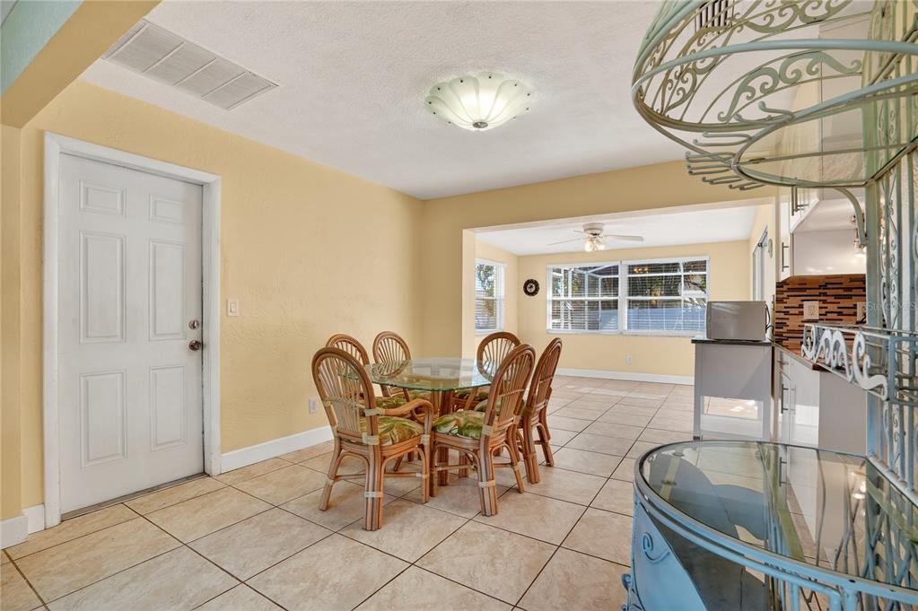 2962 8th Avenue Southwest Largo, FL 33770 - Photo 8 of 39