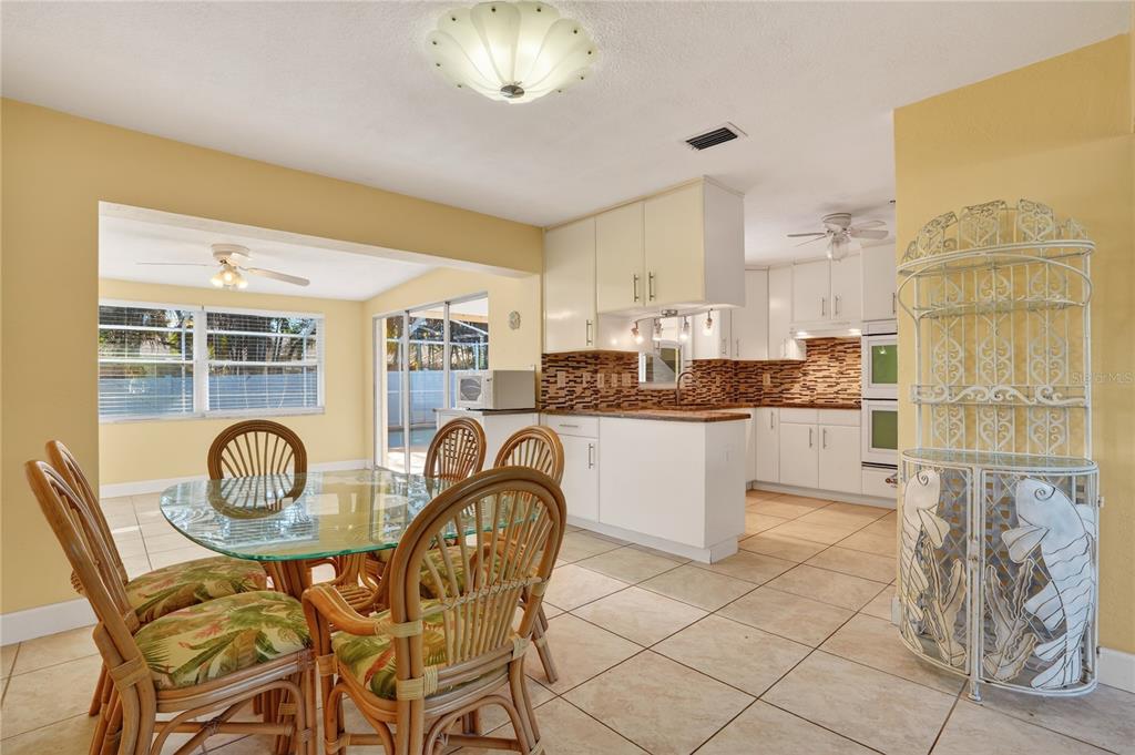 2962 8th Avenue Southwest Largo, FL 33770 - Photo 9 of 39