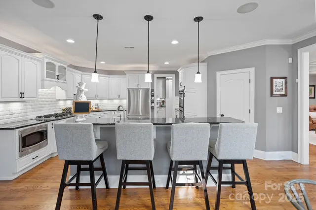 $1,300,000 | 161 East Cold Hollow Farms Drive, Mooresville, NC 28117