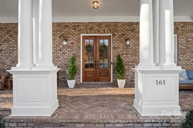 $1,300,000 | 161 East Cold Hollow Farms Drive, Mooresville, NC 28117