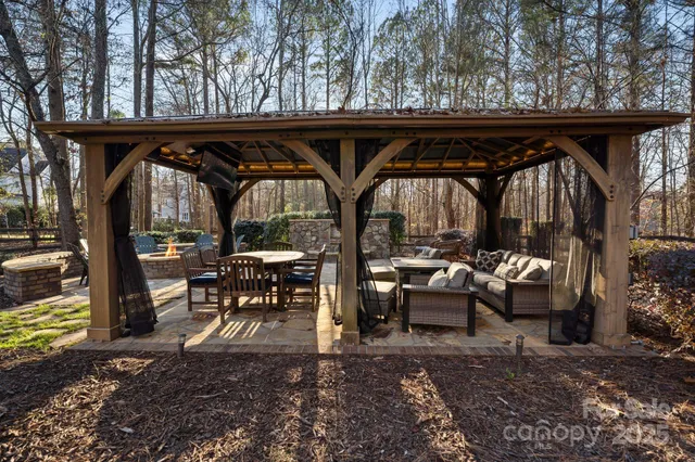 $1,300,000 | 161 East Cold Hollow Farms Drive, Mooresville, NC 28117